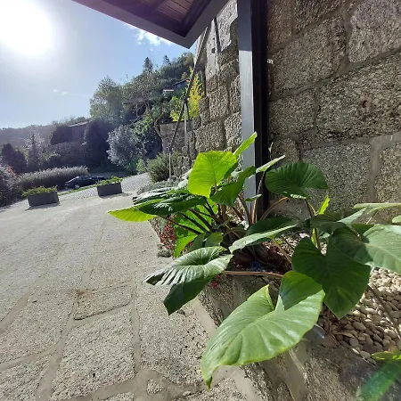 Gospodarstwo agroturystyczne Casa Do Penedo - Quinta De Fundevilla Geres