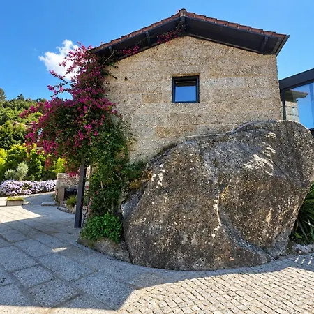 Casa Do Penedo - Quinta De Fundevilla Farm stay *