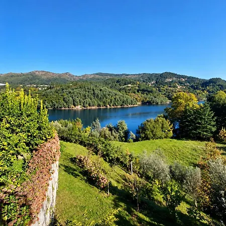 Farm stay Casa Do Penedo - Quinta De Fundevilla Geres
