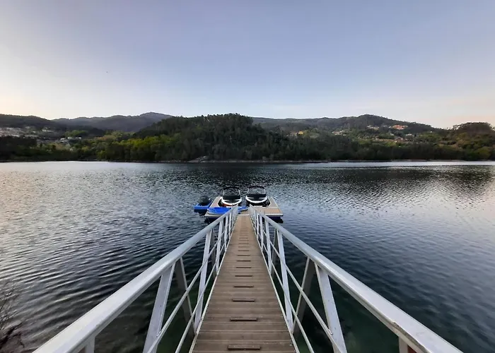 Casa Do Penedo - Quinta De Fundevilla Agroturismo Gerês
