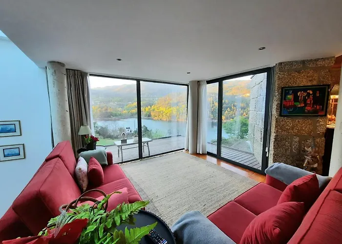 Casa Do Penedo - Quinta De Fundevilla Gerês