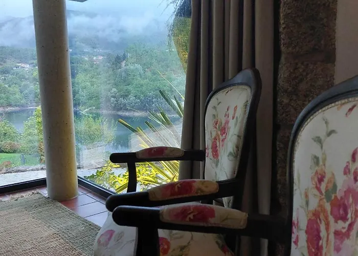 Casa Do Penedo - Quinta De Fundevilla 팜스테이 제어스