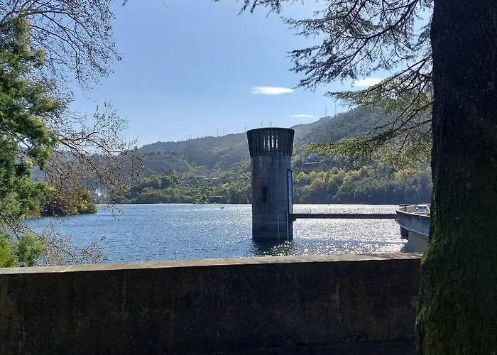 Casa Do Penedo - Quinta De Fundevilla Gerês